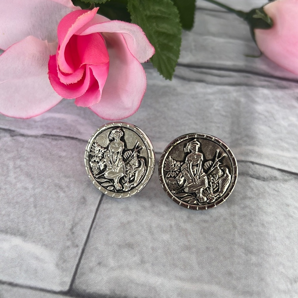 Vintage Hickok Round shaped silver toned cuff links